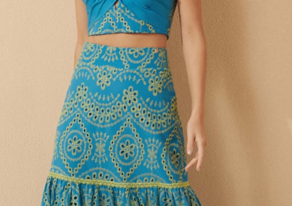 Conjunto de saia bordado ISAPAES