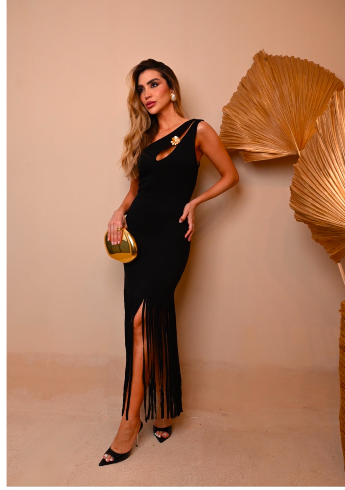 Vestido com franja/broche