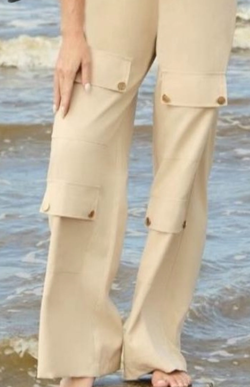 Tailored/trouser set by ISAPAES