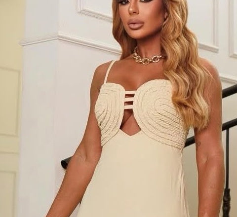 Close-up do top estruturado do Vestido MC